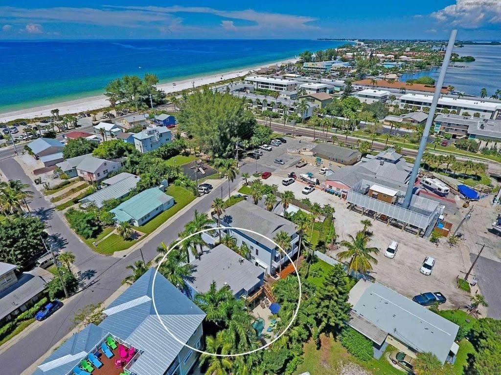 Beach Getaway Pool Condo Between The Island Marina And Beach Bradenton Beach Exteriör bild