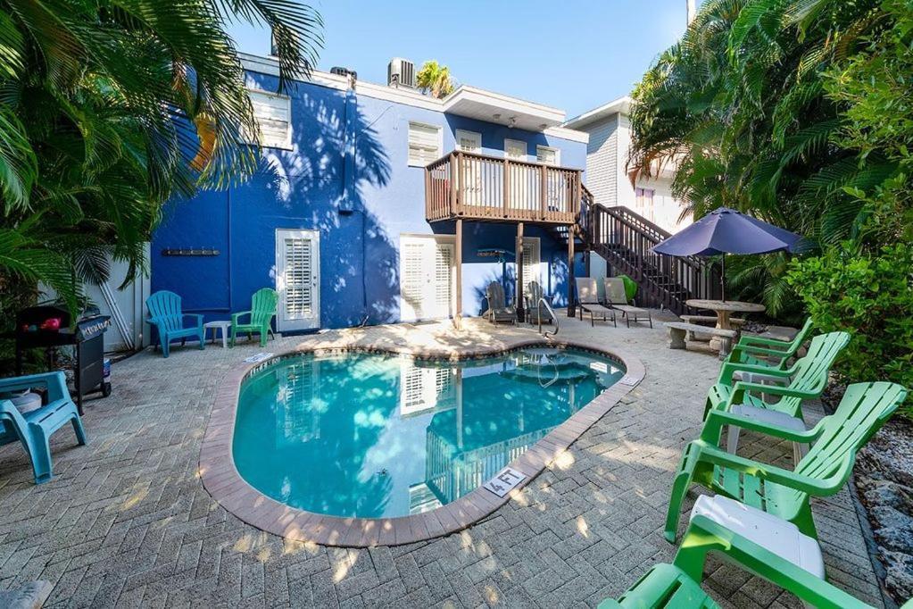 Beach Getaway Pool Condo Between The Island Marina And Beach Bradenton Beach Exteriör bild