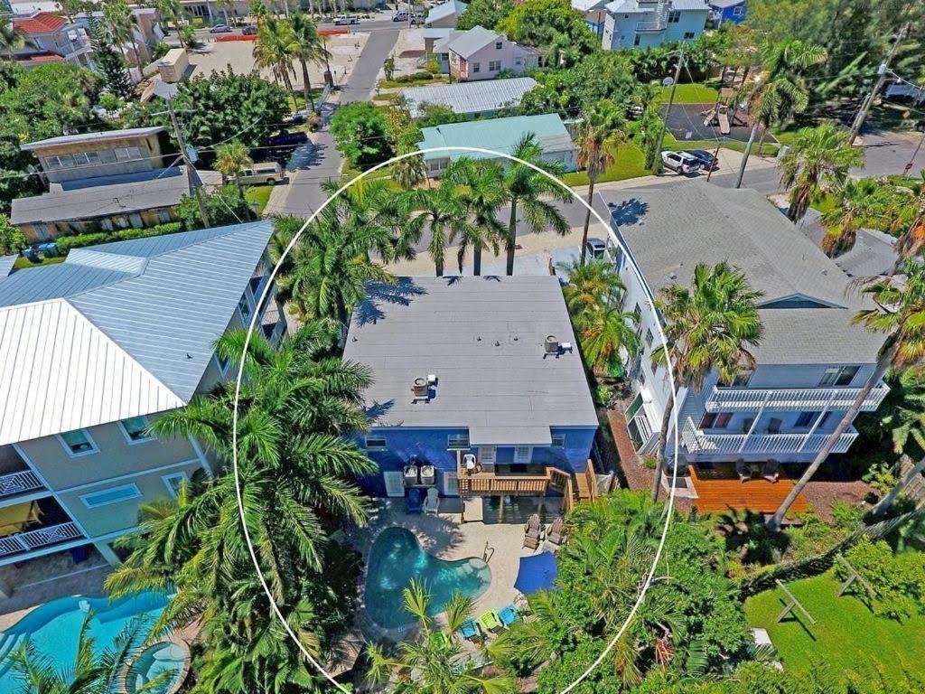 Beach Getaway Pool Condo Between The Island Marina And Beach Bradenton Beach Exteriör bild