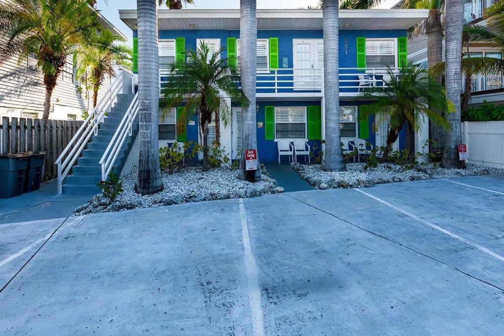 Beach Getaway Pool Condo Between The Island Marina And Beach Bradenton Beach Exteriör bild