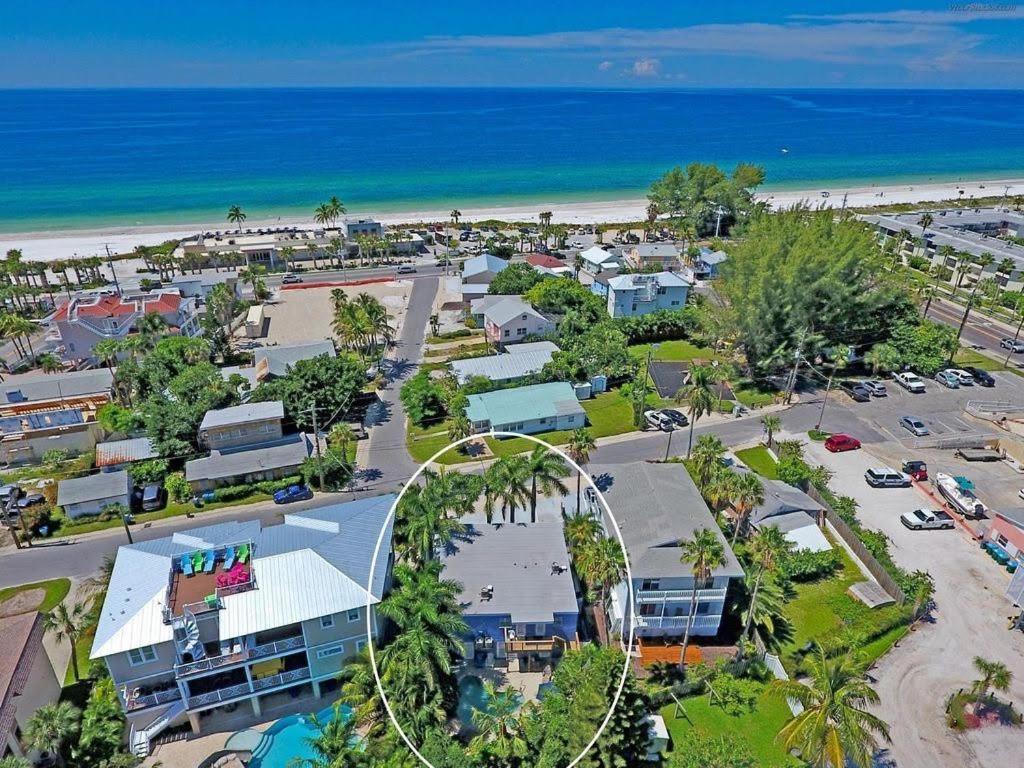 Beach Getaway Pool Condo Between The Island Marina And Beach Bradenton Beach Exteriör bild