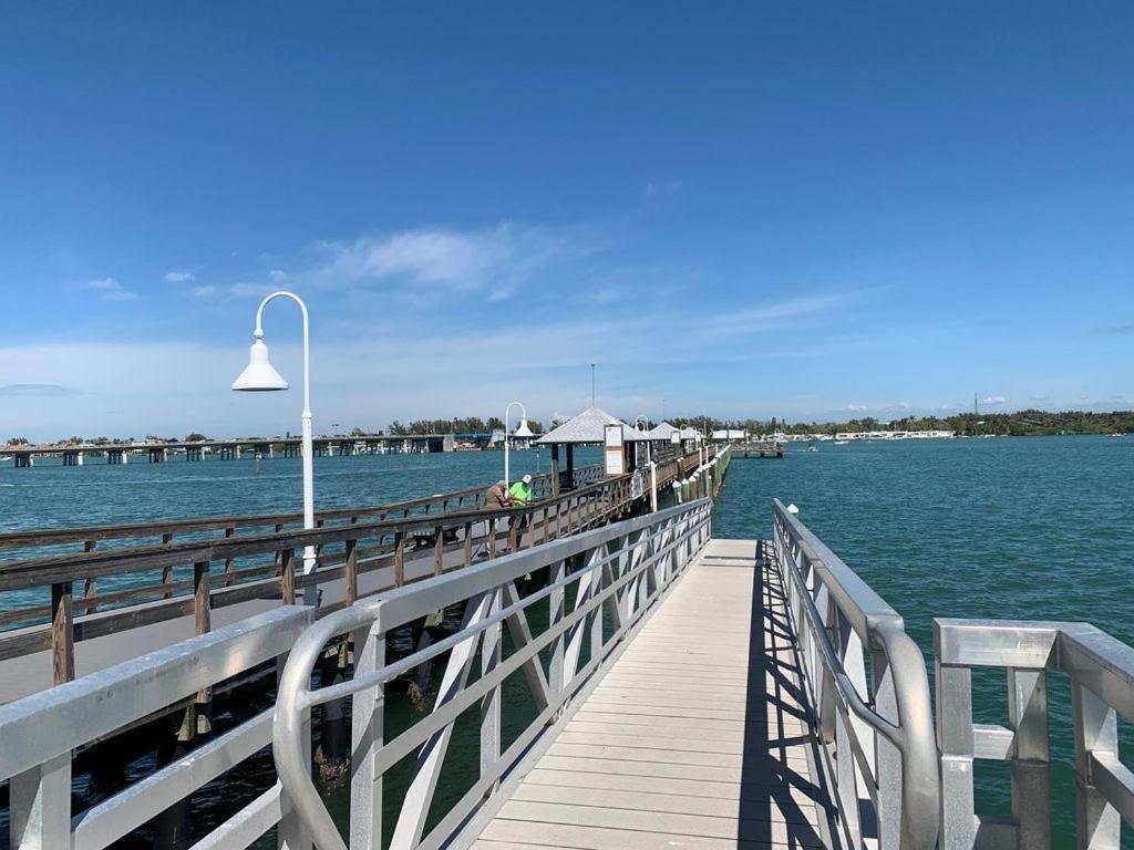 Beach Getaway Pool Condo Between The Island Marina And Beach Bradenton Beach Exteriör bild